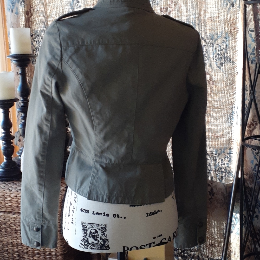 Jacket - Picture 4 of 4